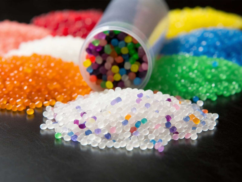 Integrirani stroj za rezanje in plastificiranje ter peletiranje